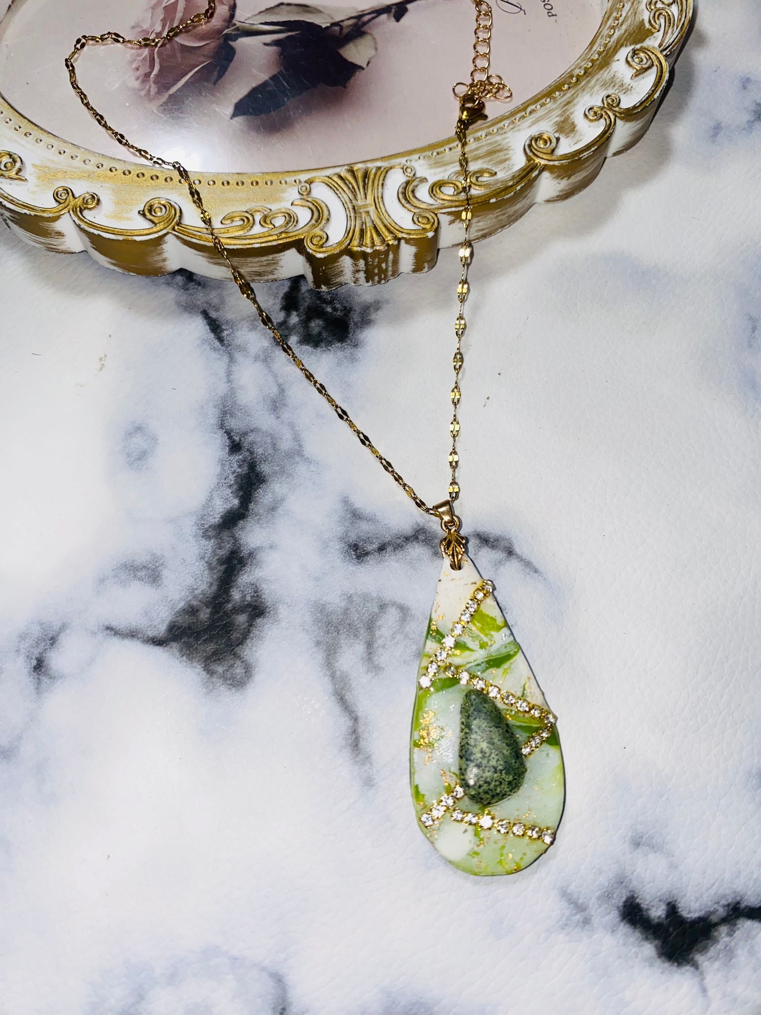 Colar De Pedra Serpentinita Glambox